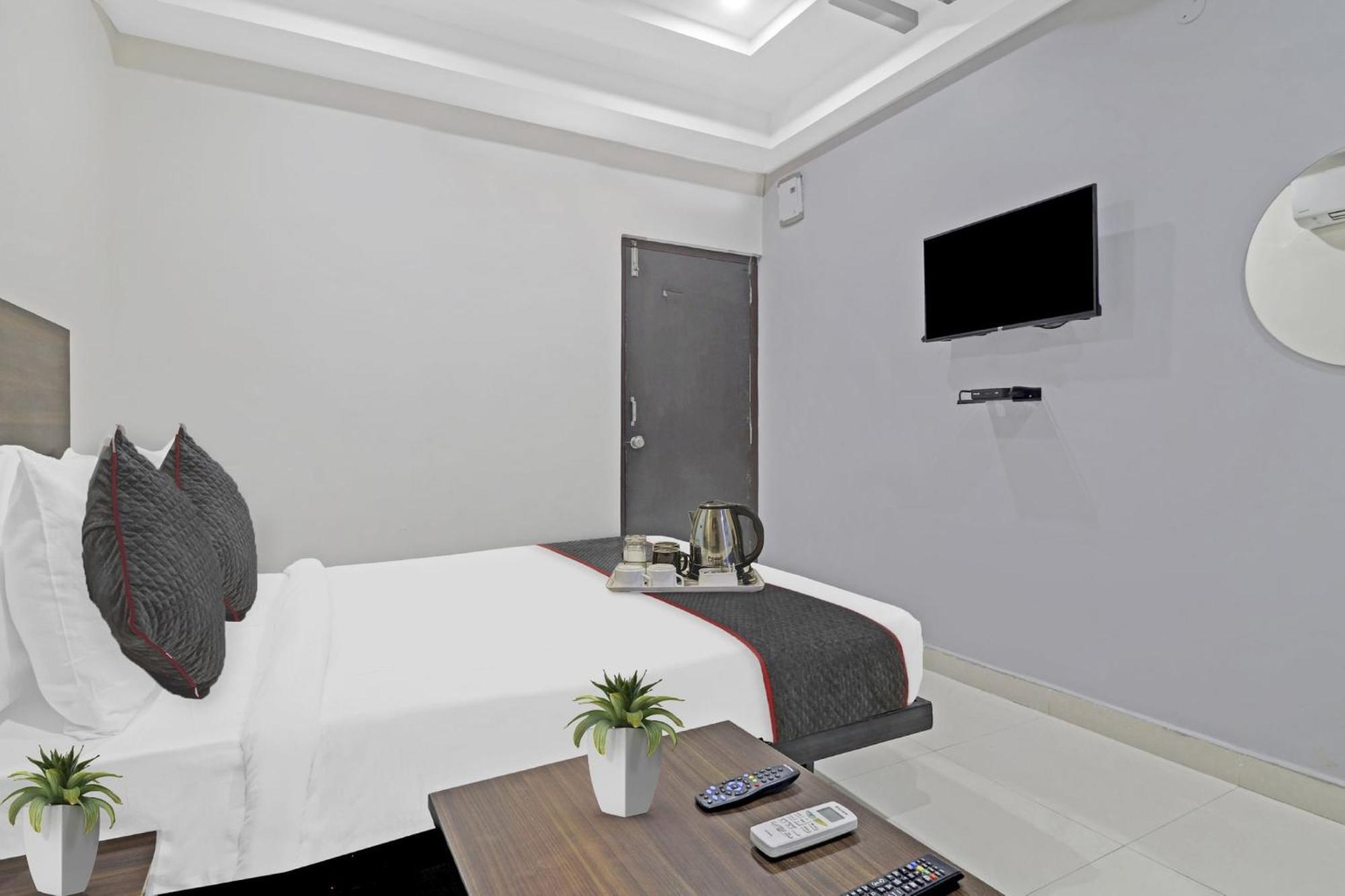 Hotel Collection O White House Near Kims Kondapur Kondapur  Esterno foto