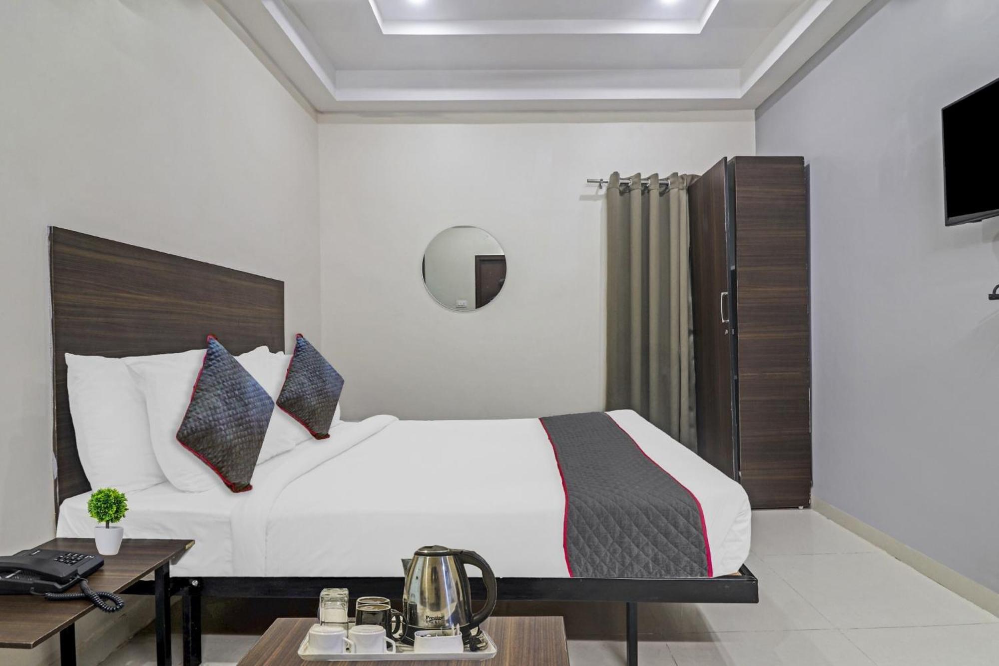 Hotel Collection O White House Near Kims Kondapur Kondapur  Esterno foto