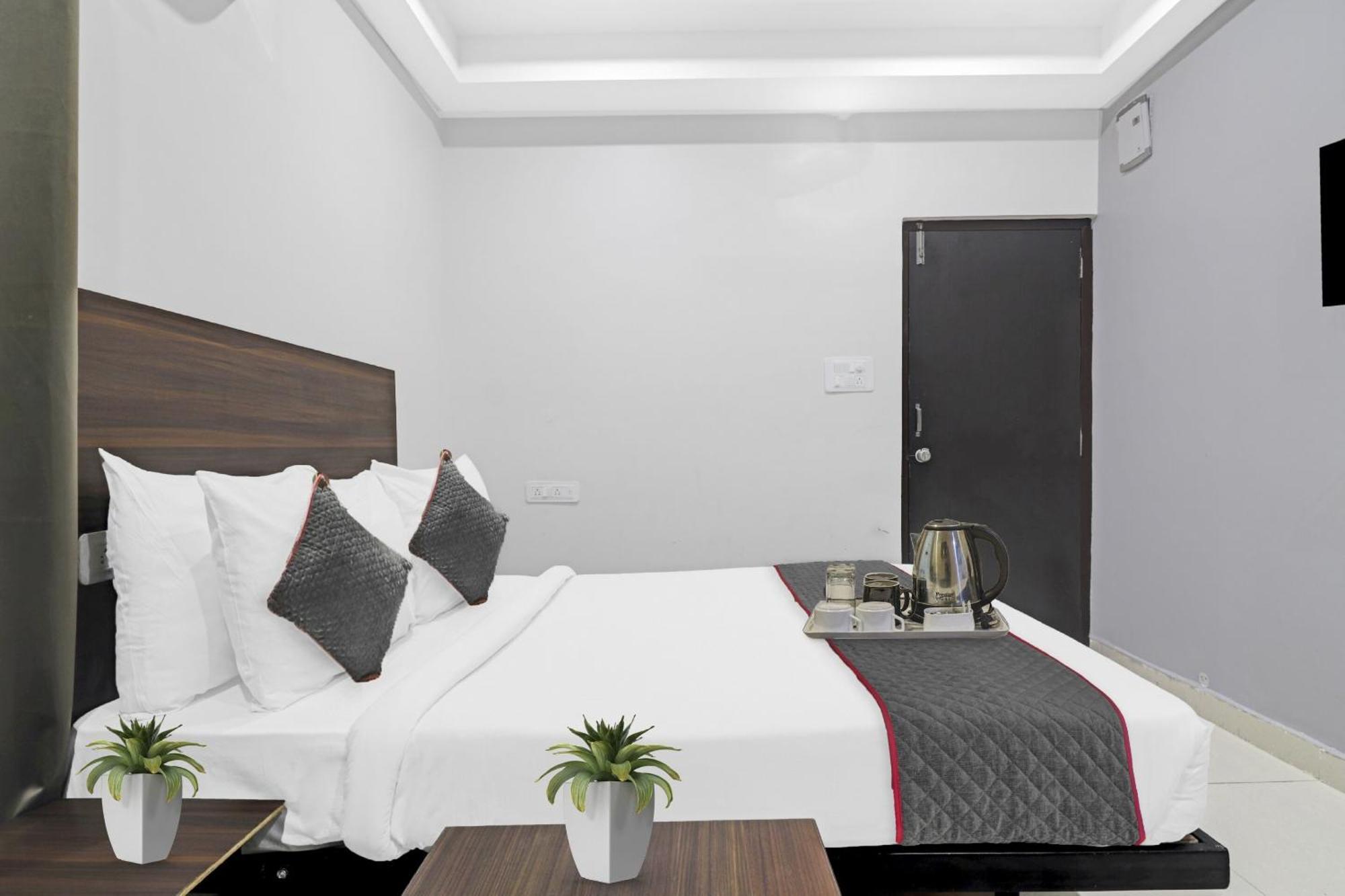 Hotel Collection O White House Near Kims Kondapur Kondapur  Esterno foto