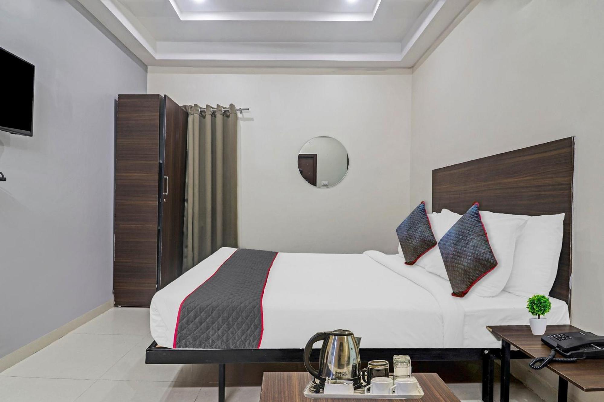 Hotel Collection O White House Near Kims Kondapur Kondapur  Esterno foto